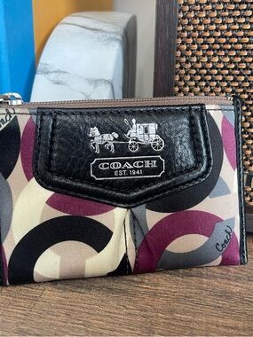 Coach Opt Art Zip Card Holder / Wallet - GREAT CONDITION